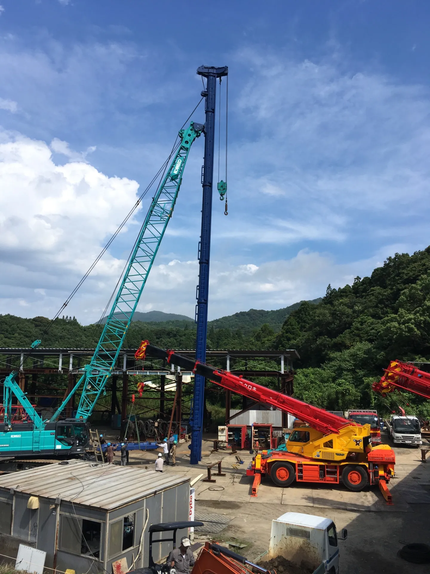 リーダー組立現場